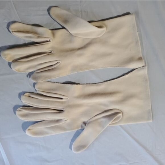 Vintage Long ~10.5" Cream Hand Pleated Stitched Gloves - Picture 3 of 5
